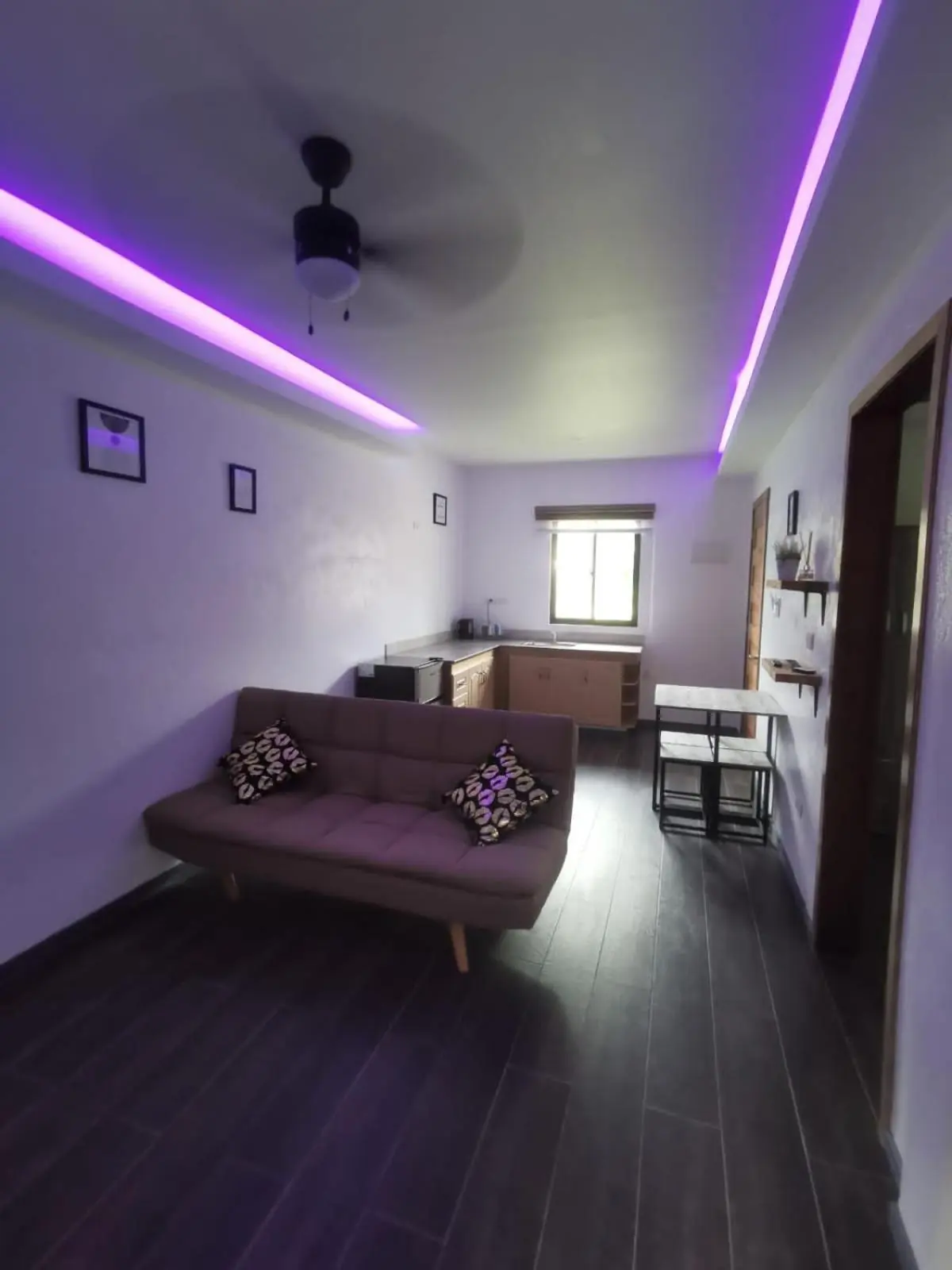 Family Room — 6
