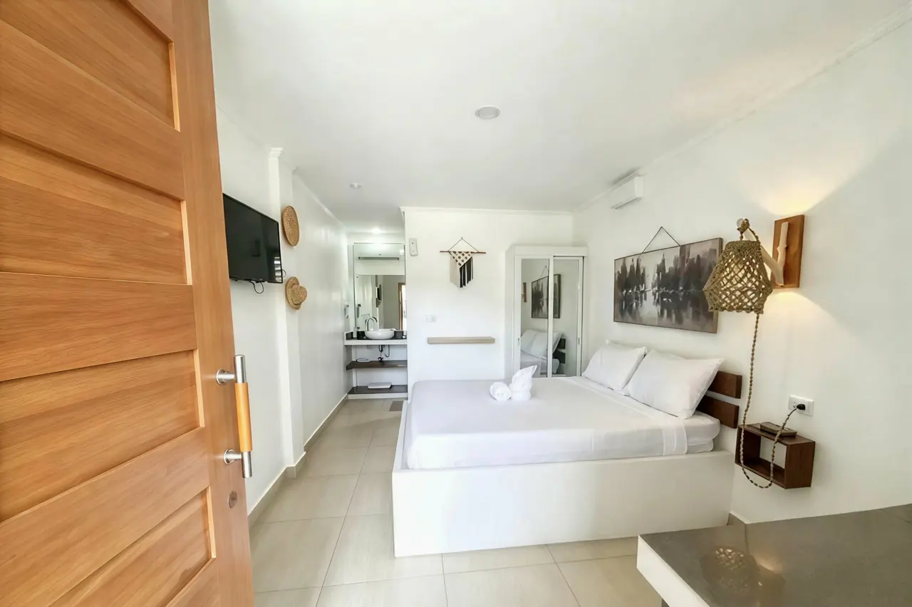 Hidden Lagoon Resort — room white bedroom